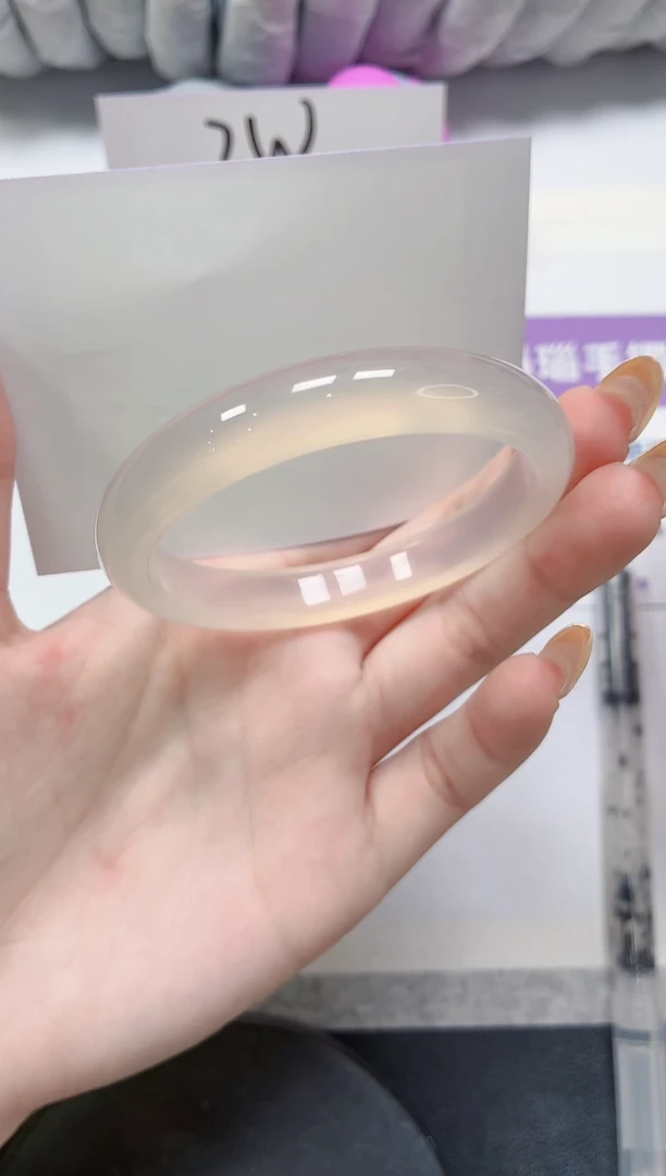 石英质玉手镯未镶嵌100-54.5荔枝