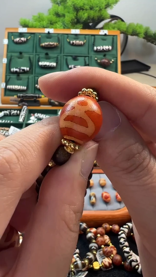 玛瑙/玉髓（覆膜）颈饰未镶嵌?***志66（微瑕随机发货）