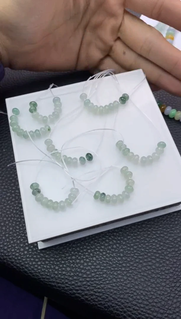 翡翠散珠9天然A货翡翠散珠卡多样性发10颗