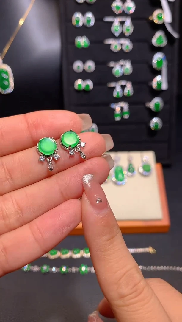 【闪购商品】翡翠耳饰银S925镶嵌多样性