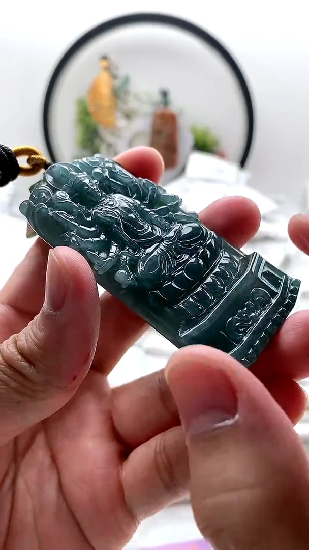 颈饰未镶嵌翡翠千手观音