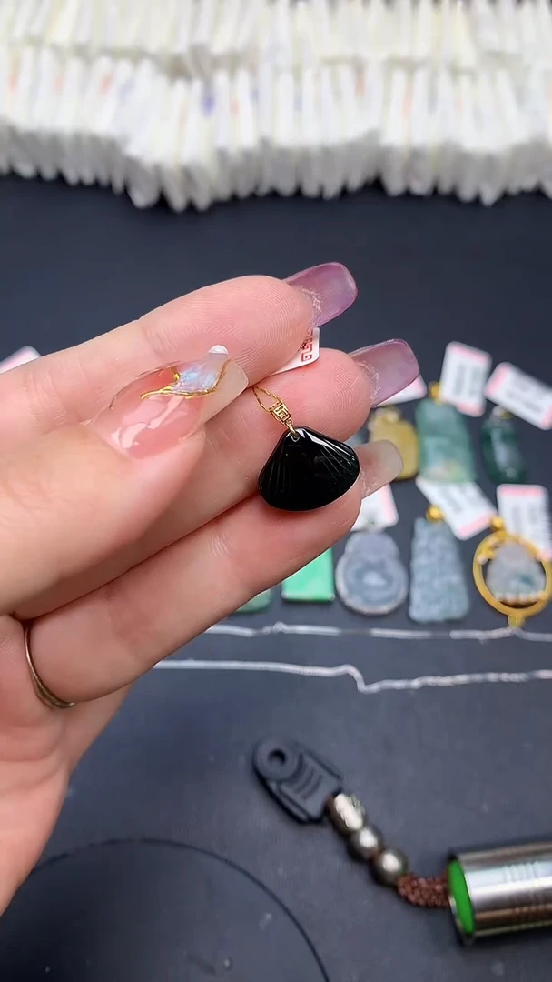 翡翠18K金镶嵌吊坠(不含链)MS189427