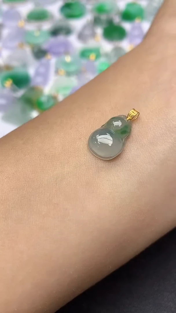 颈饰18K金镶嵌翡翠a货假一赔三支持复检百元上9元证书费自理