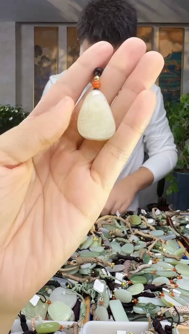 未镶嵌和田玉挂件拍一发一