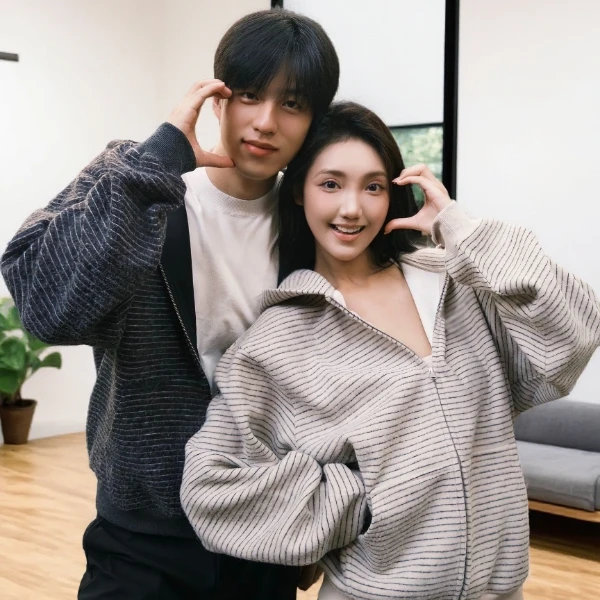 情侣装卫衣2025新款宽松纯棉新爆款高级感一男一女秋冬季条纹卫衣