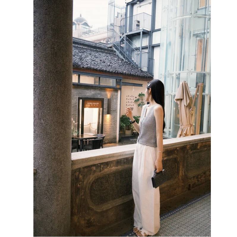 syna希娜 放慢节奏 V领设计亚麻纽扣马甲背心