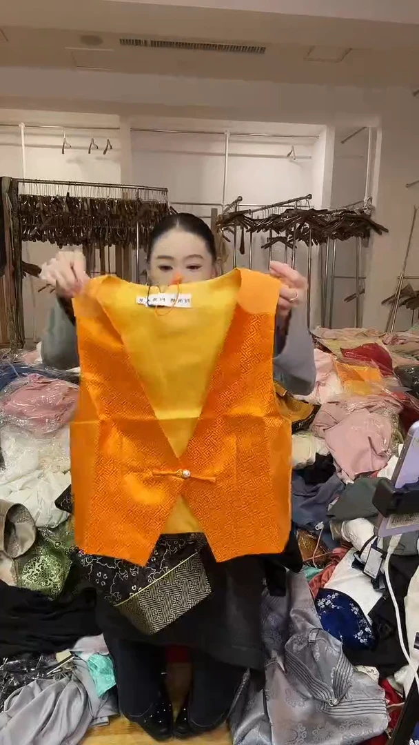 马甲       M码       80-105斤