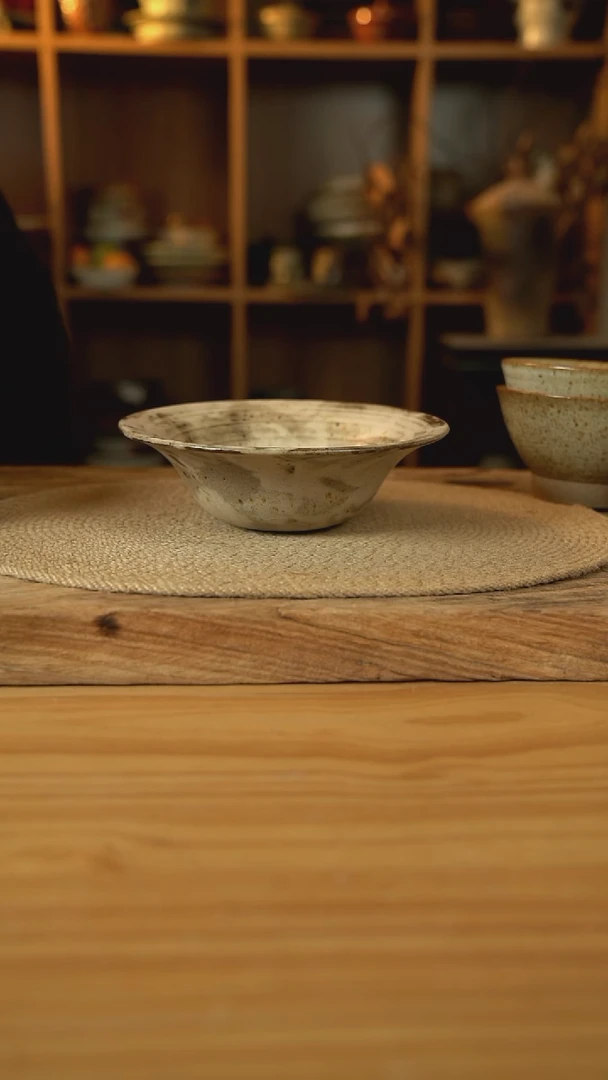 奶咖系列的7.5英寸帽子内螺纹盘子1个