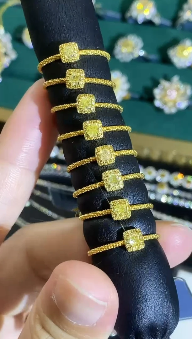 18K金镶嵌戒指钻石多样性发一