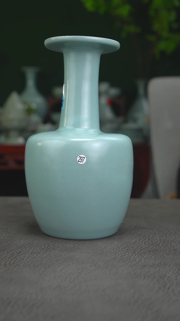 扫地僧297号盘口折肩瓶  高22.5微瑕简包-二