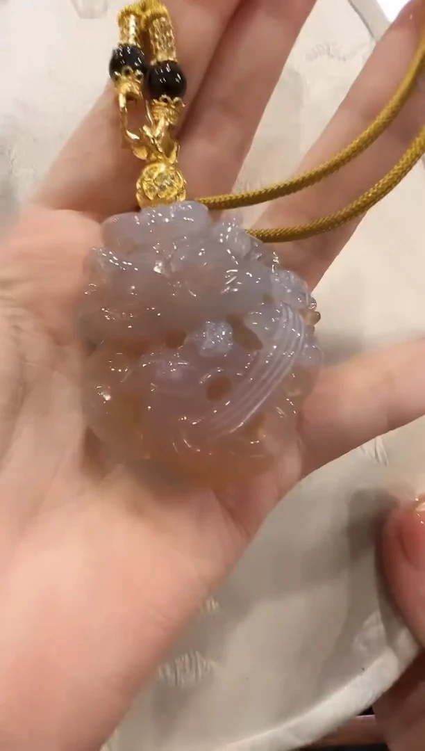 石英质玉未镶嵌颈饰国风