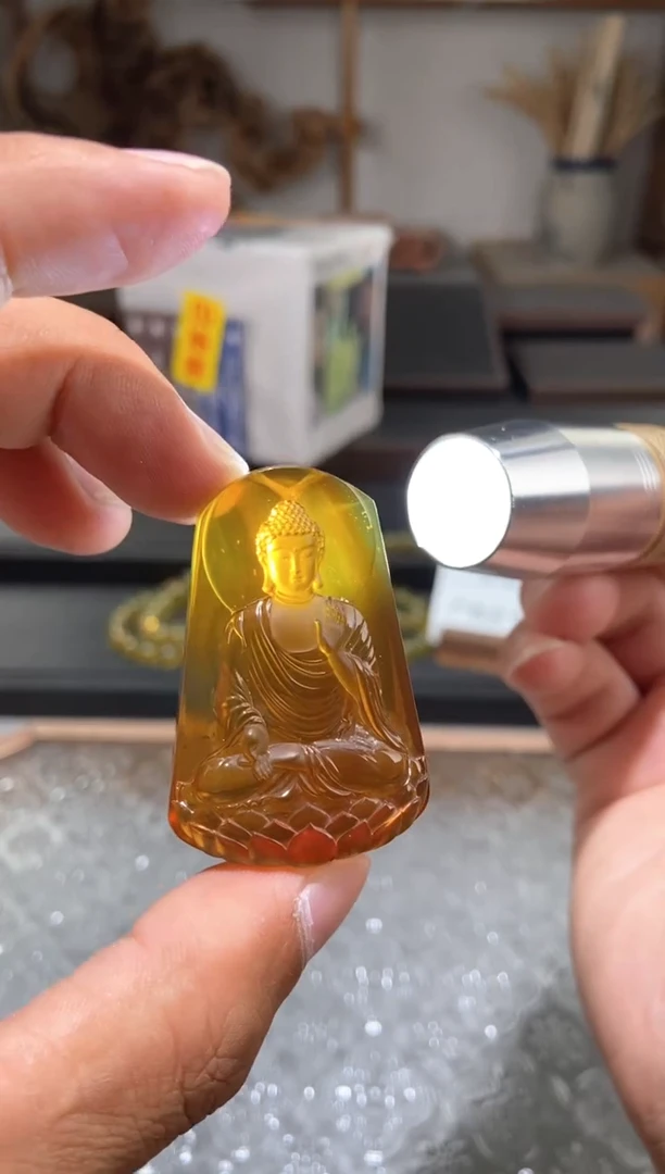 琥珀颈饰未镶嵌阿弥陀佛吊坠