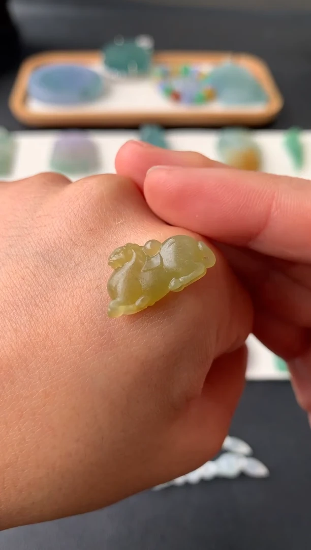 未镶嵌定制翡翠翡翠