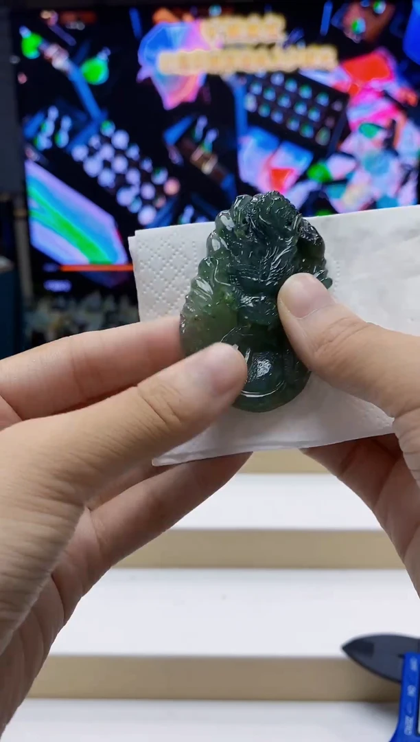 未镶嵌定制翡翠-毛货挂件34