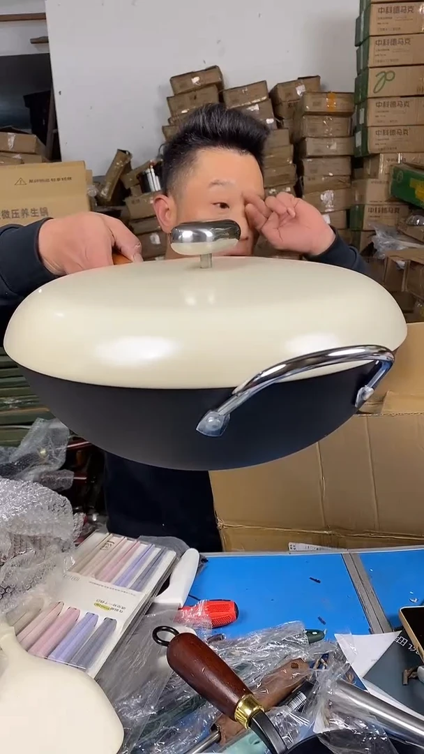 1德马克极铁锅30 鹅蛋盖有划痕