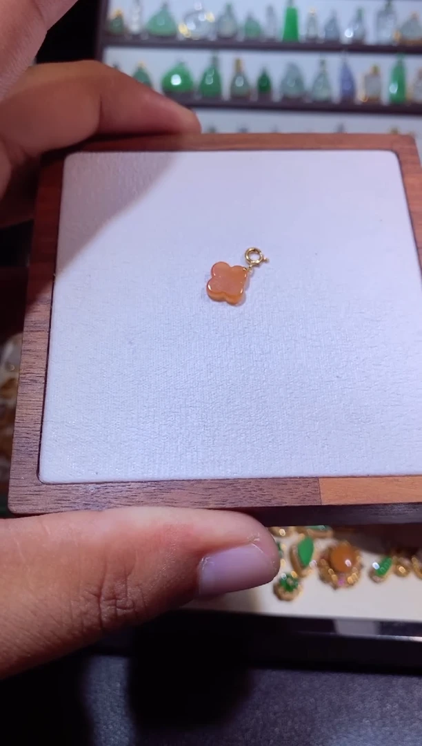 吊坠(不含链)18K金镶嵌翡翠11111