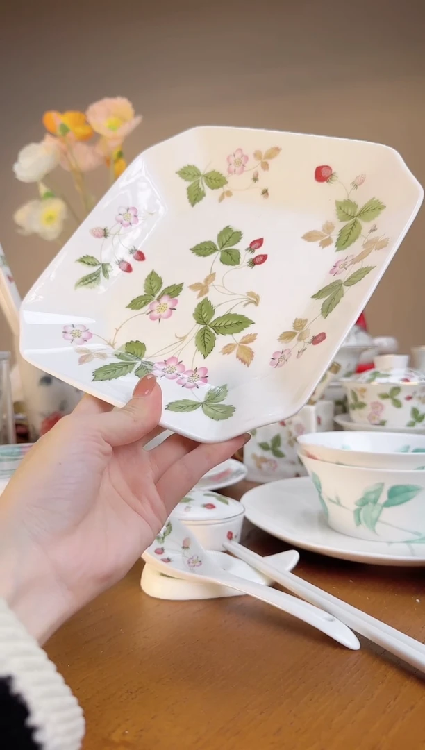 【闪购商品】高骨瓷八角方盘高骨瓷八角方盘