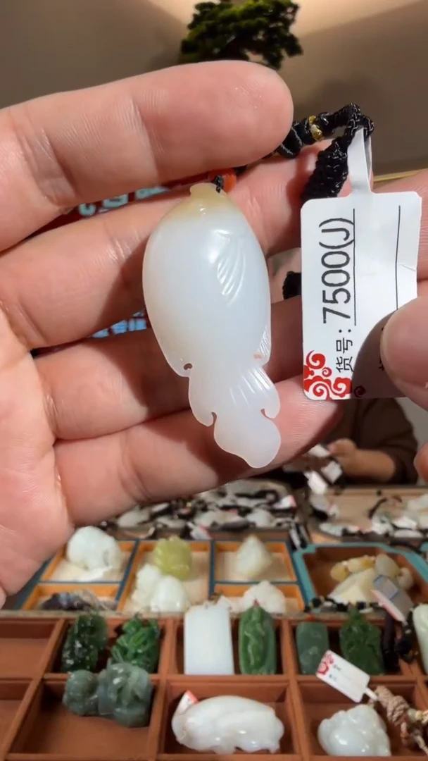 颈饰未镶嵌和田玉J