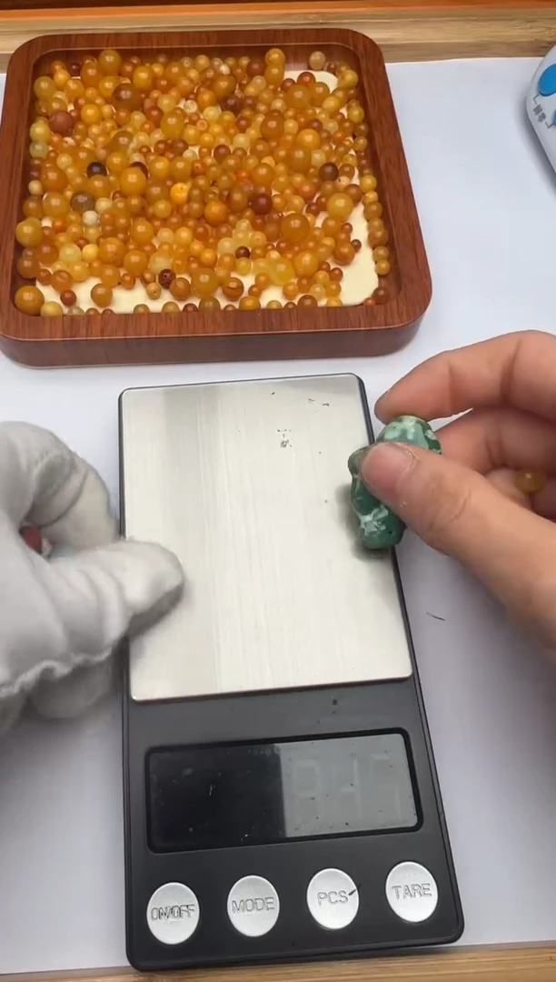 定制琥珀文玩核桃手串