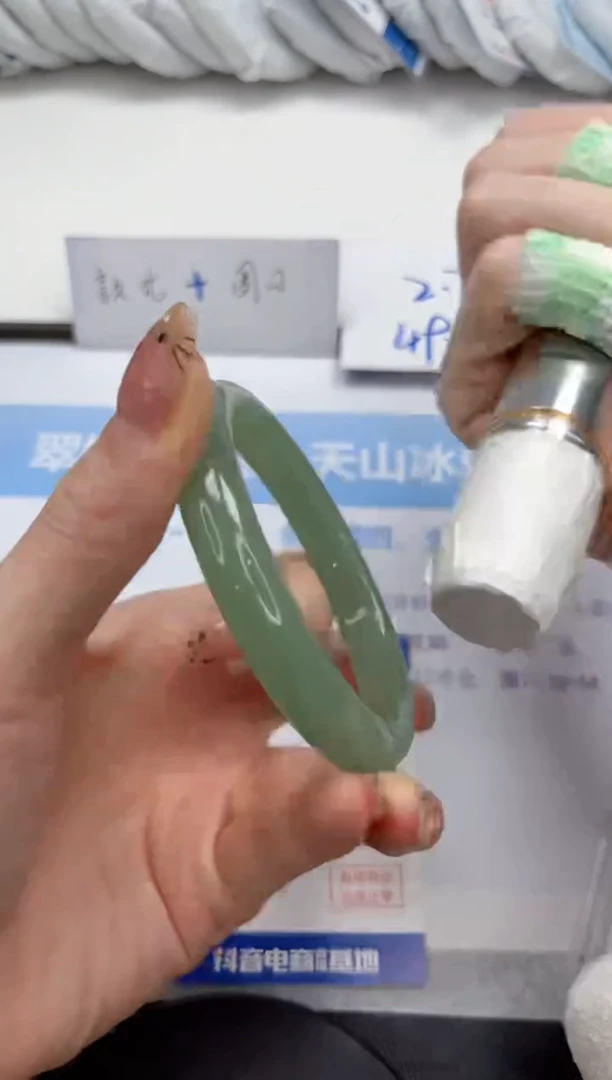 未镶嵌手镯石英质玉V183-60.5