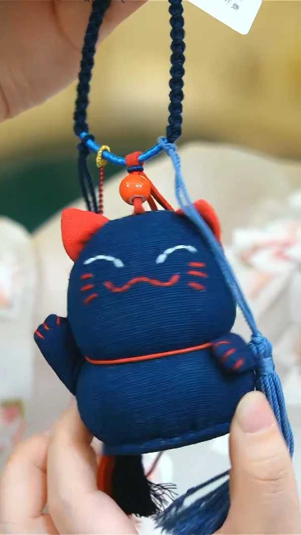 【闪购商品】水晶挂饰未镶嵌白水晶草莓熊手工招财猫挂饰