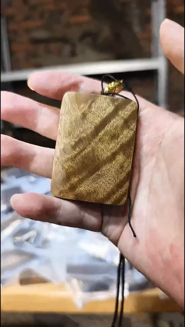 金丝楠无事牌手把件