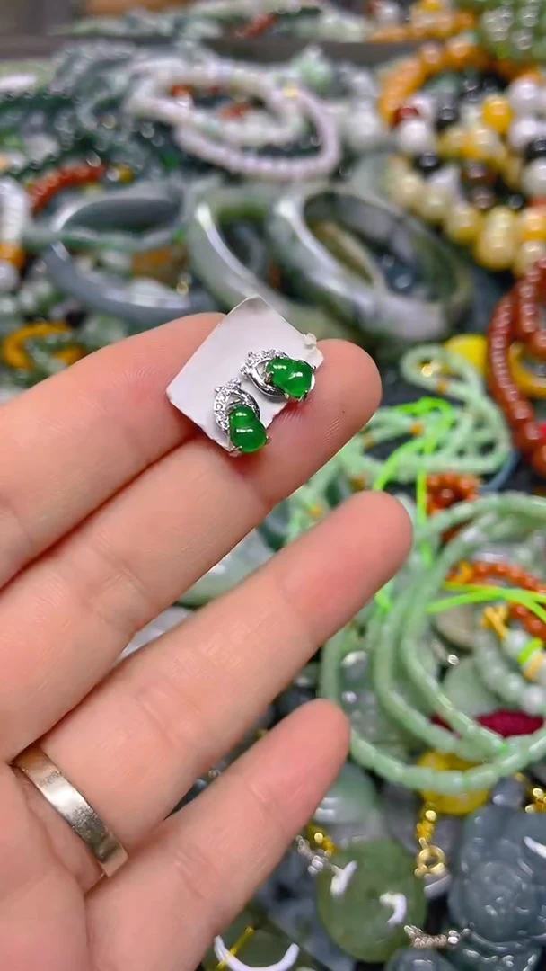 颈饰未镶嵌翡翠/ K /翡翠A货，一件也是批发价