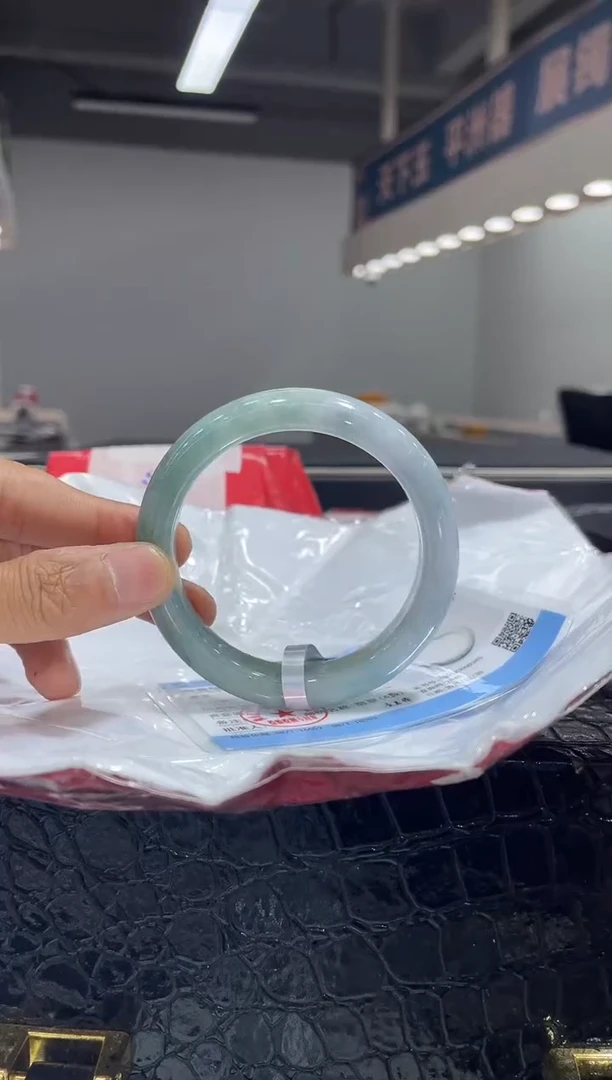 未镶嵌手镯翡翠3