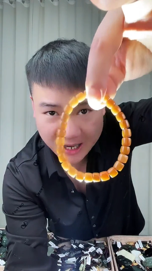 未镶嵌和田玉挂件多样性发其一