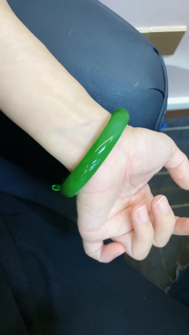 【闪购商品】和田玉手镯未镶嵌52-62圈口多样性发一