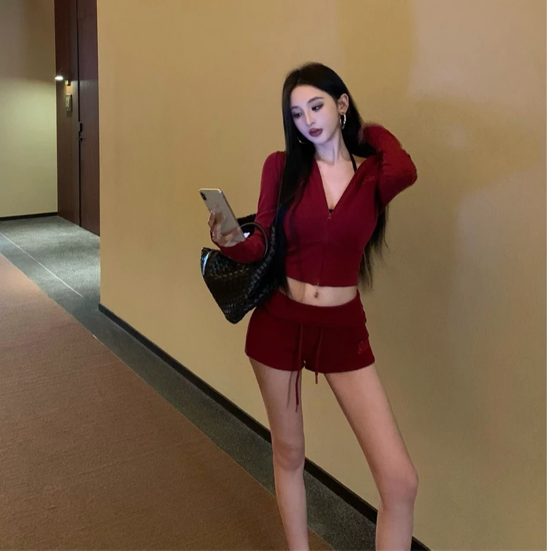 纯欲辣妹风修身显瘦连帽拉链外套短裤套装#22675