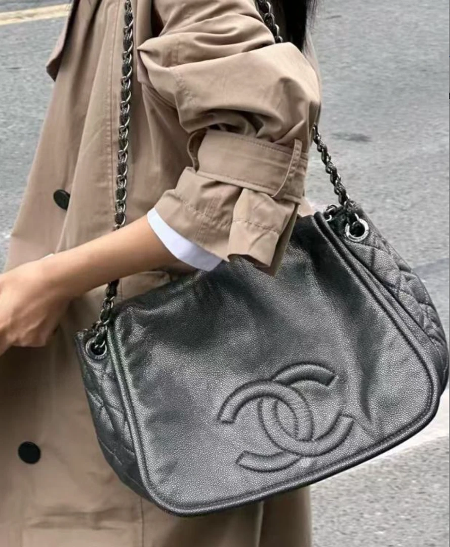 95新 Chanel/香奈儿 黑银鱼子酱大双C logo机场包 底长36 14开