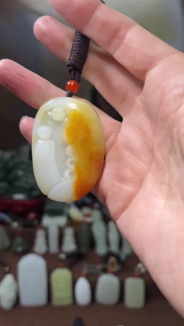 颈饰未镶嵌和田玉·