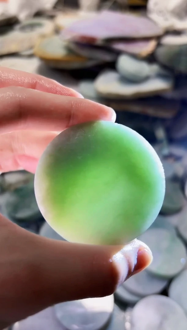 【闪购商品】翡翠颈饰未镶嵌A货吴玉1956