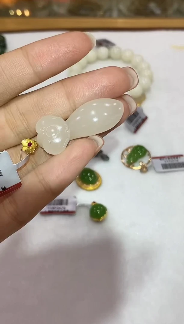 18K金镶嵌和田玉珠宝奇石A17（多样性发一件）