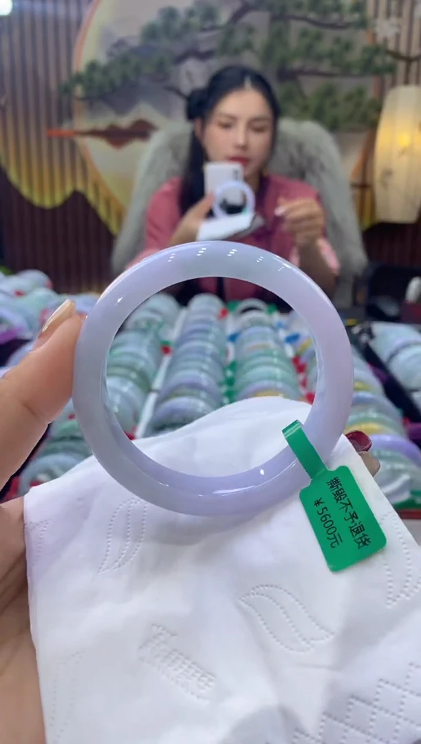 【闪购商品】翡翠手镯未镶嵌多人02014