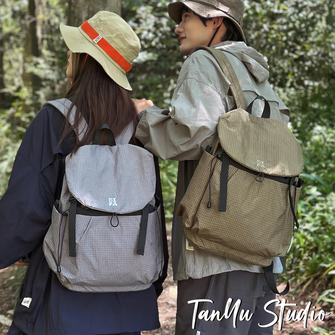 探屿轻便书包女学生大容量双肩包男户外徒步登山包旅行背包电脑包