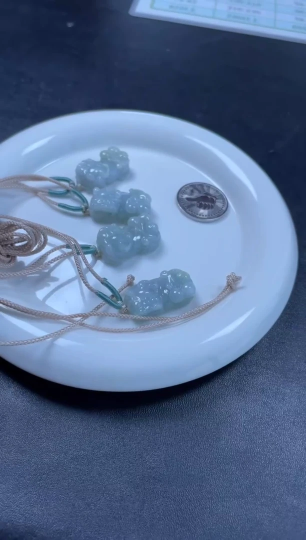 【闪购商品】翡翠吊坠(不含链)未镶嵌90045C多样性发一