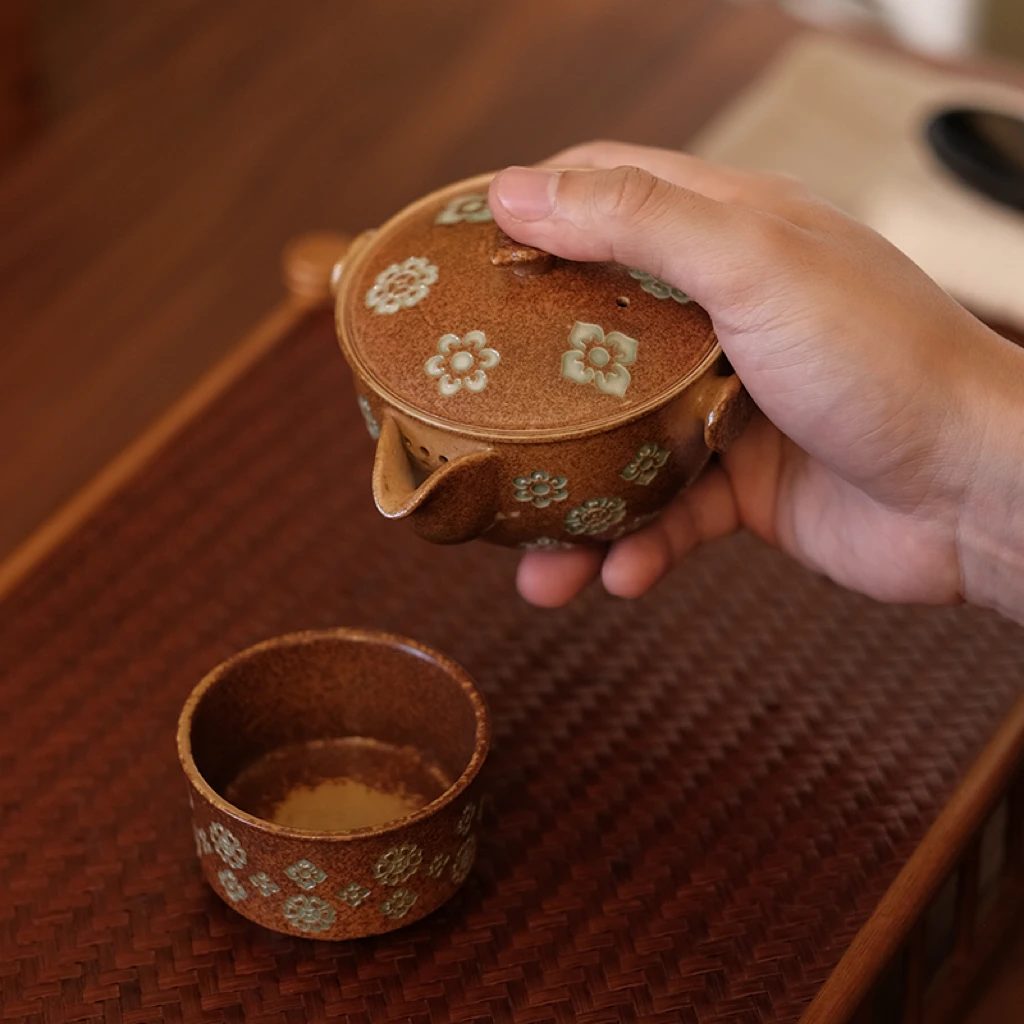 悠然茶叙龙泉青瓷宝相花如意宝瓶手抓壶草木灰釉功夫茶壶便携茶器