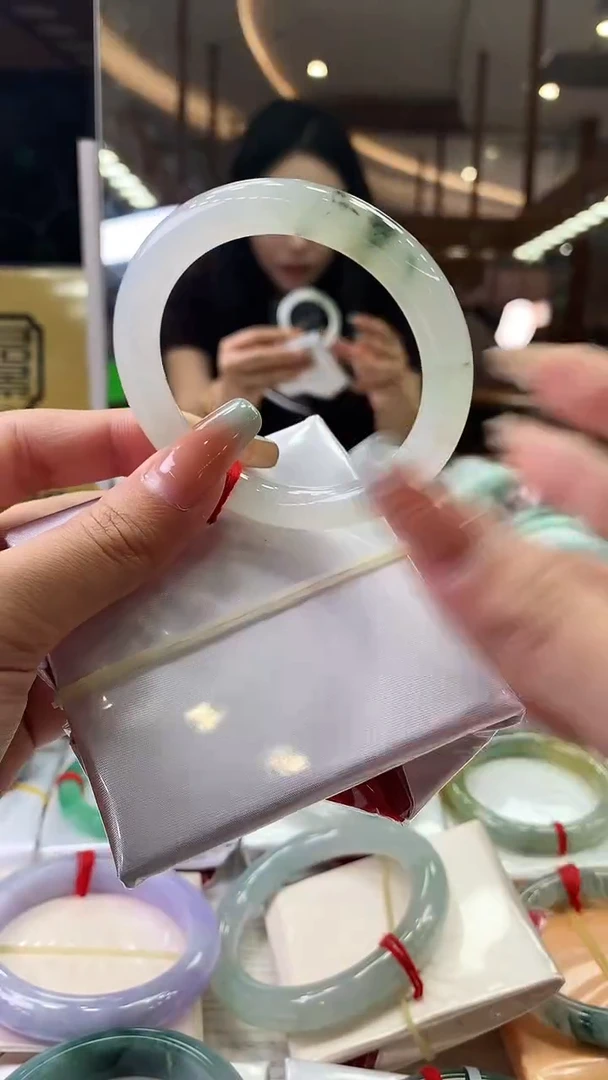 翡翠手镯未镶嵌紫菜飘花圆条53 54 17