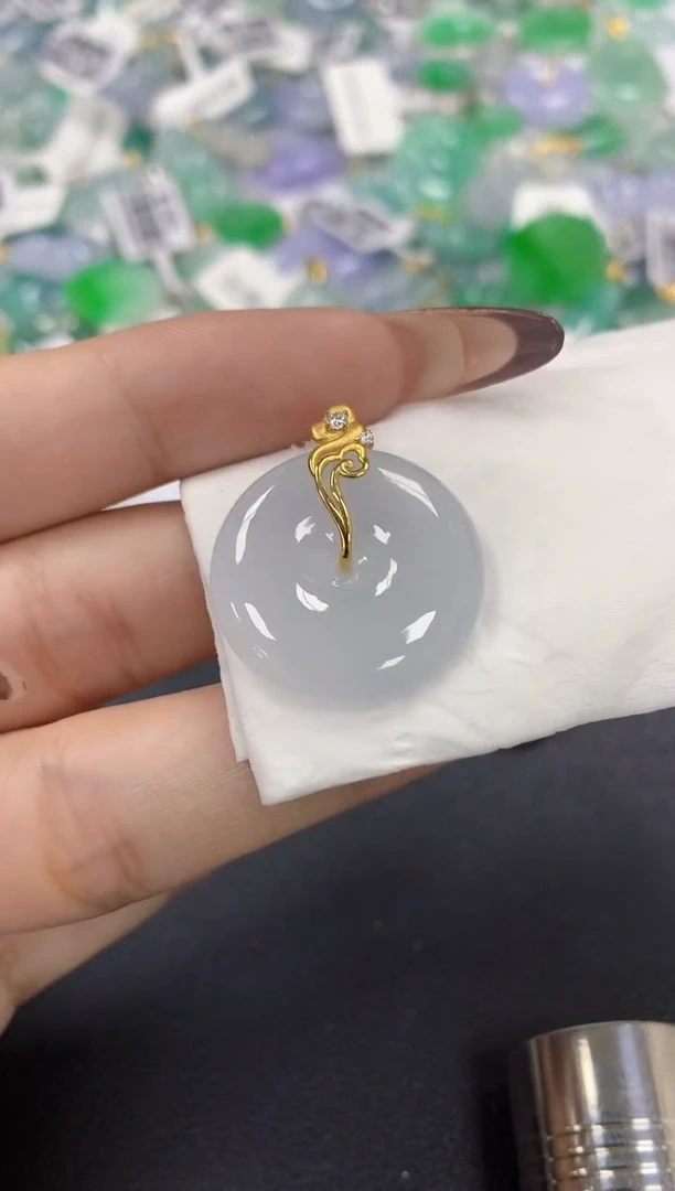 颈饰18K金镶嵌翡翠a货假一赔三支持复检百元上9元证书费自理