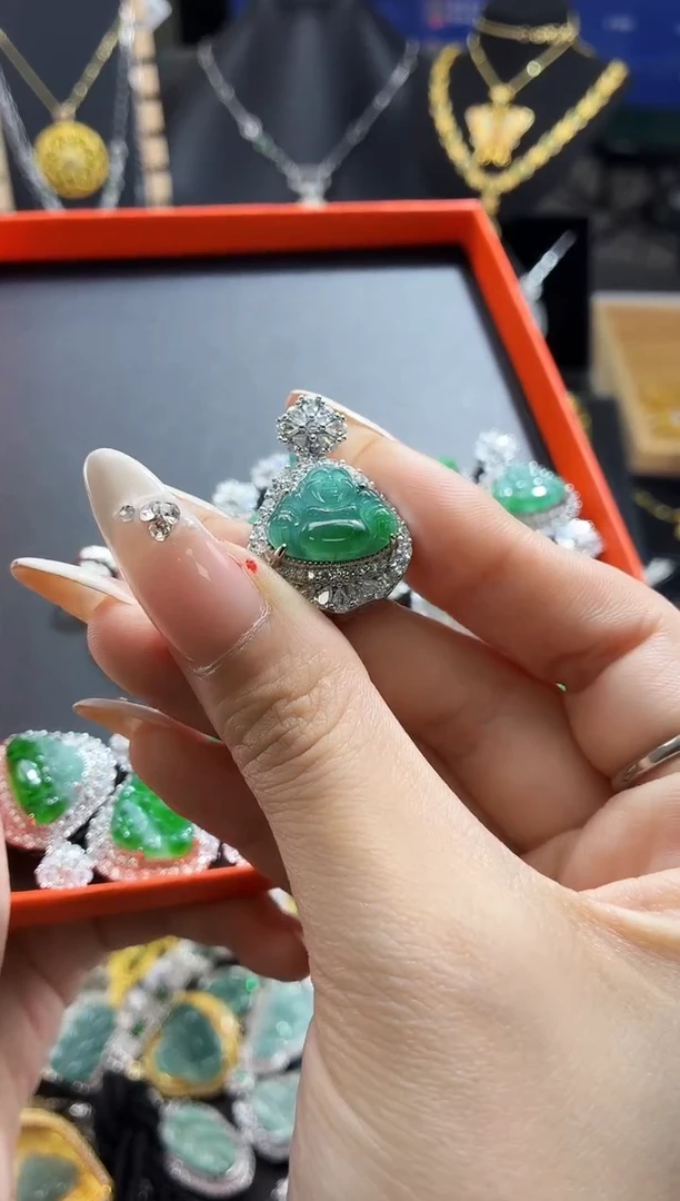 翡翠未镶嵌吊坠(不含链)天然翡翠a货 多样性发其一