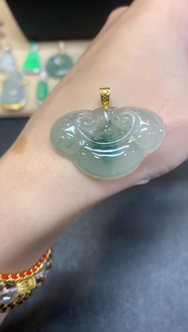 翡翠18K金镶嵌颈饰如意【无服务费】