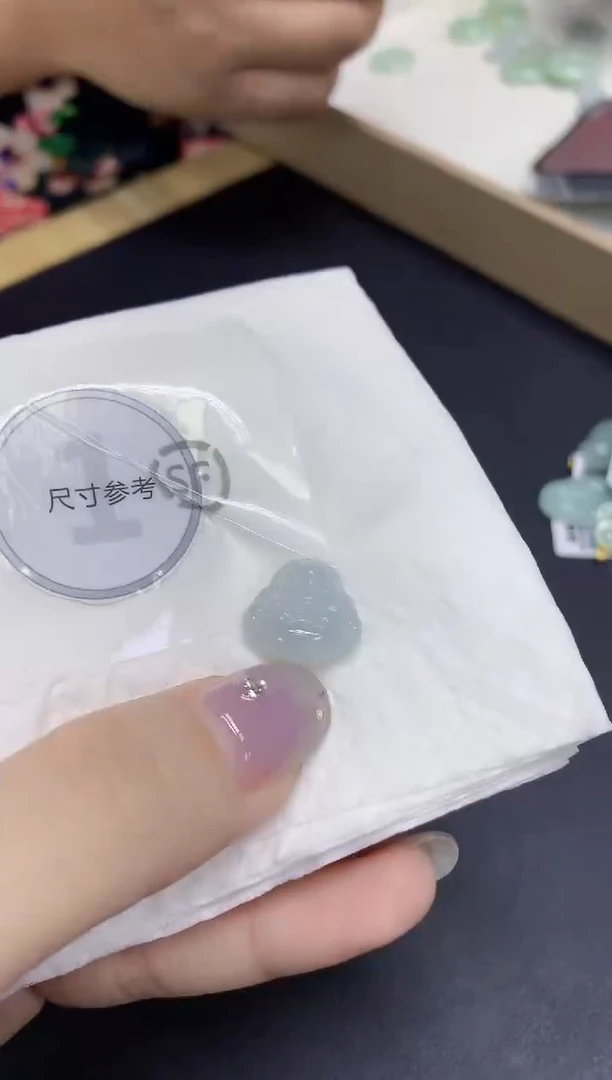 颈饰未镶嵌翡翠天然缅甸翡翠A货百元以上9元证书费自理