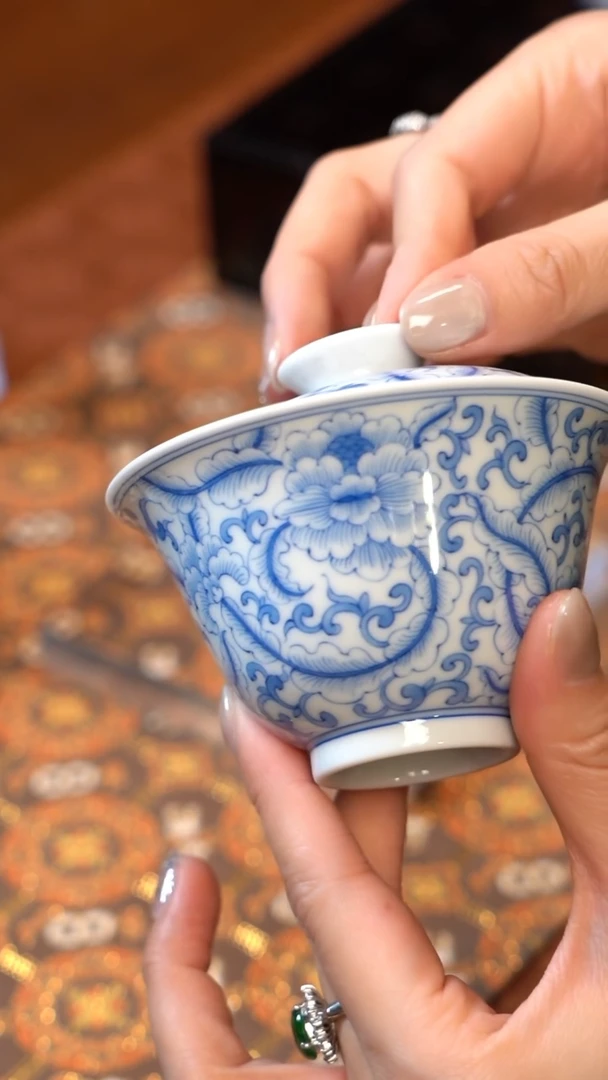 【闪购商品】L雨后湛蓝系列萱草花鸡心盖碗不看截图