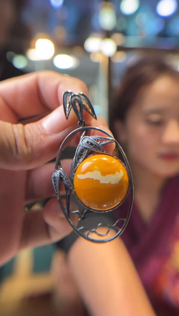 【闪购商品】蜜蜡项链银S925镶嵌噶玛珠宝