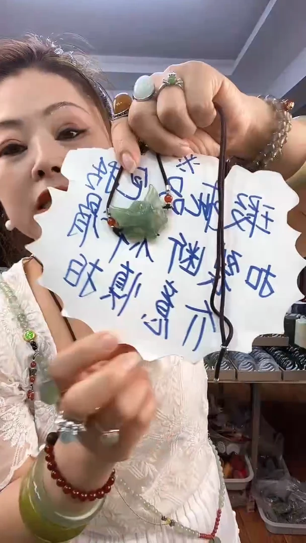 蛇纹石玉未镶嵌狐狸多样性发货其中之一