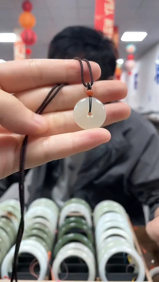 【闪购商品】和田玉颈饰未镶嵌平安扣吊坠一件