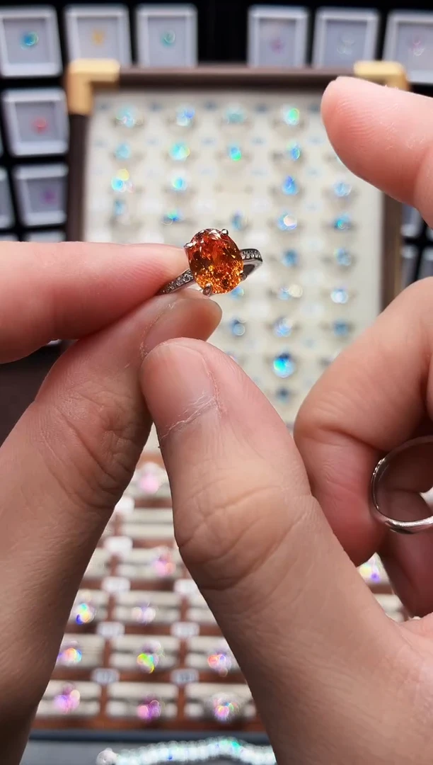 银S925镶嵌戒指石榴石（芬达石）1888