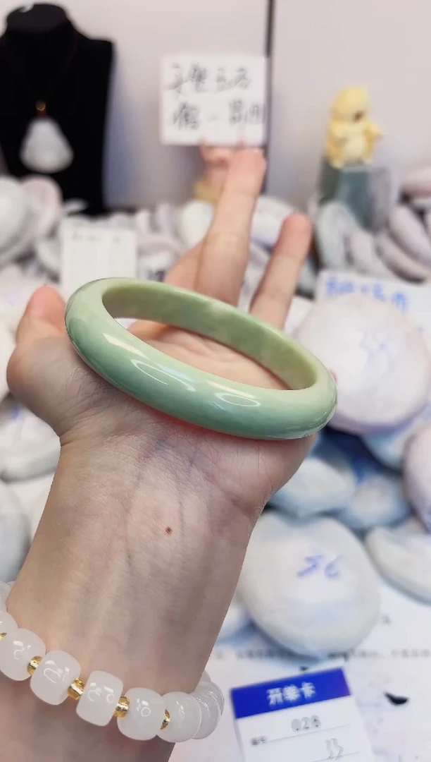 【闪购商品】石英质玉手镯未镶嵌28-翠玉-圈口64